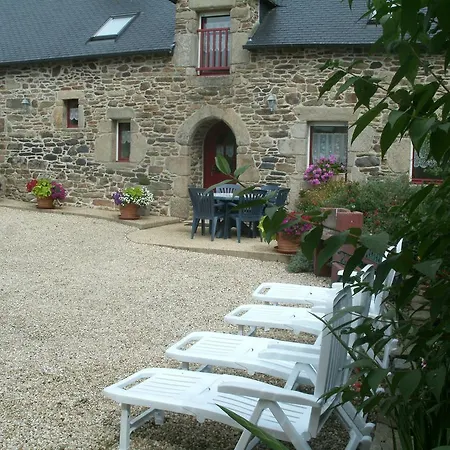 Gites De Glegan, Plouguenast-Langast